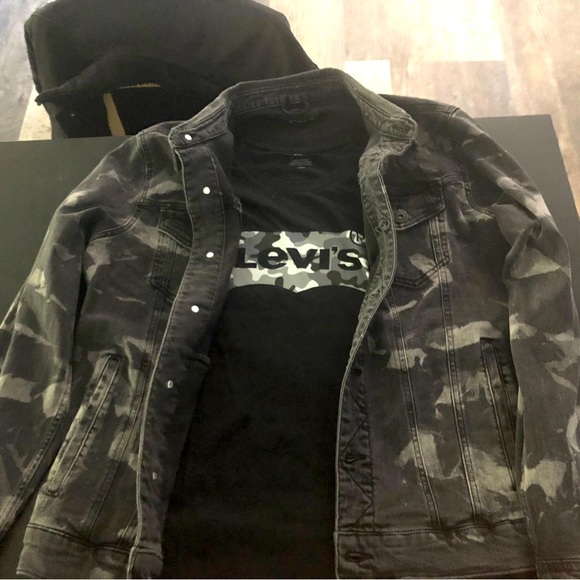 Grey Jeans Jacket (Levis Shirt can be included as well) - Picture 1 of 3